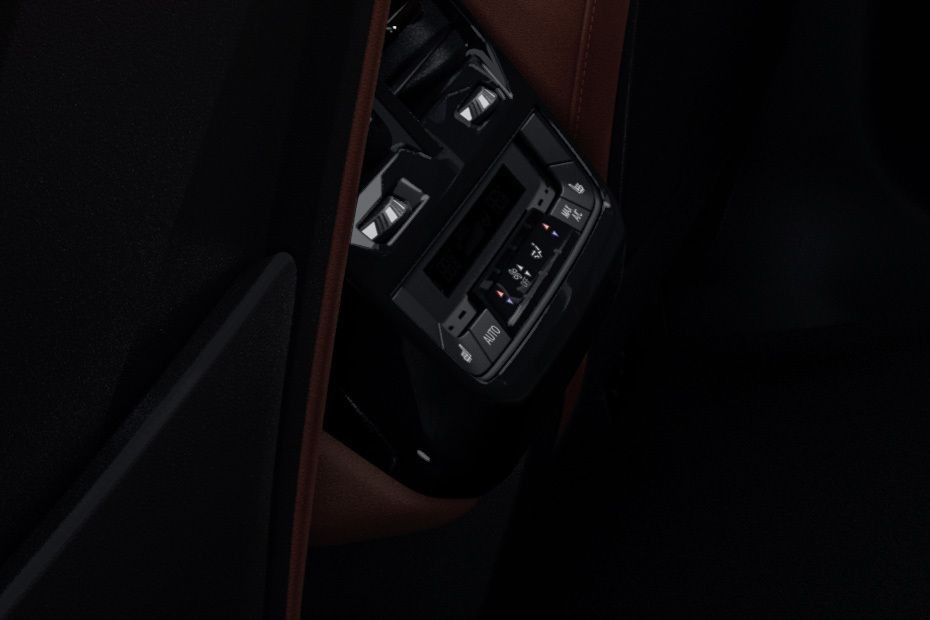 IX 2026 Rear AC Controls in UAE