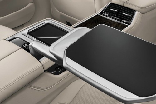Power Accessories Outlet View of BMW 7 Series Sedan