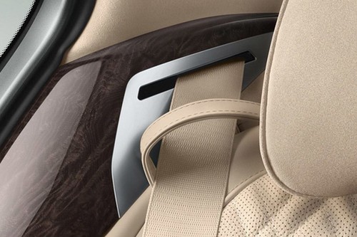 7 Series Sedan Seat Belt