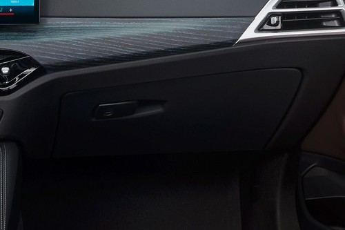 BMW 4 Series Convertible Glove Box