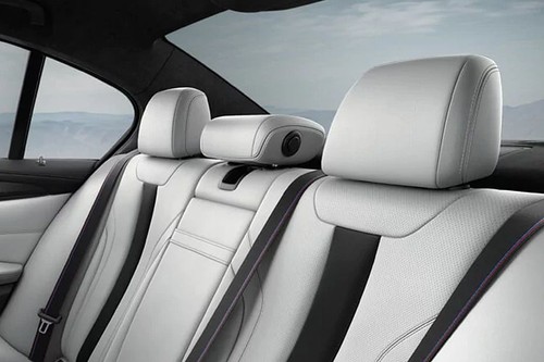 M5 Sedan Rear Seat Head rest