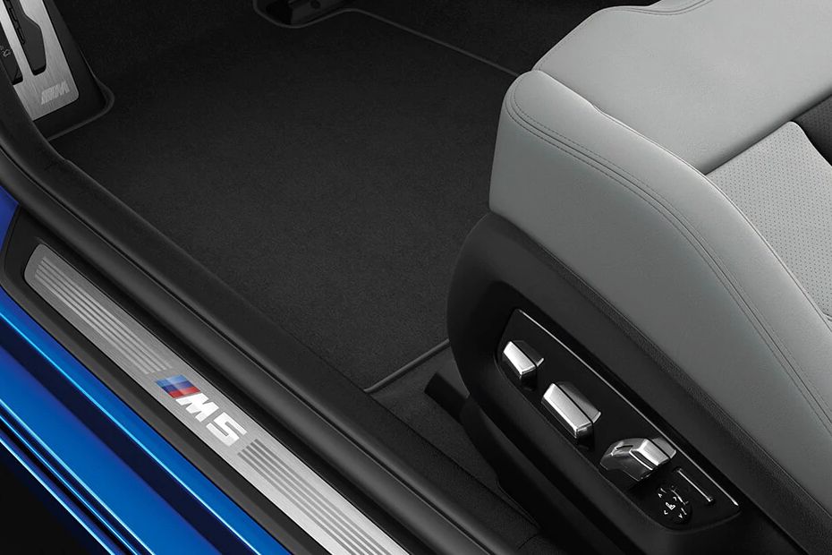 BMW M5 F10 Sound V8 Biturbo Acceleration Tire Smoke Kickdown exhaust  Beschleunigung Full Throttle 