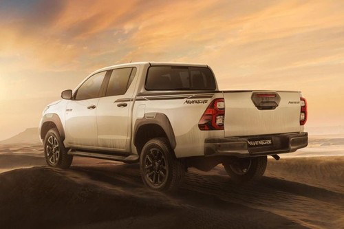 door handle interior of Toyota Hilux Adventure