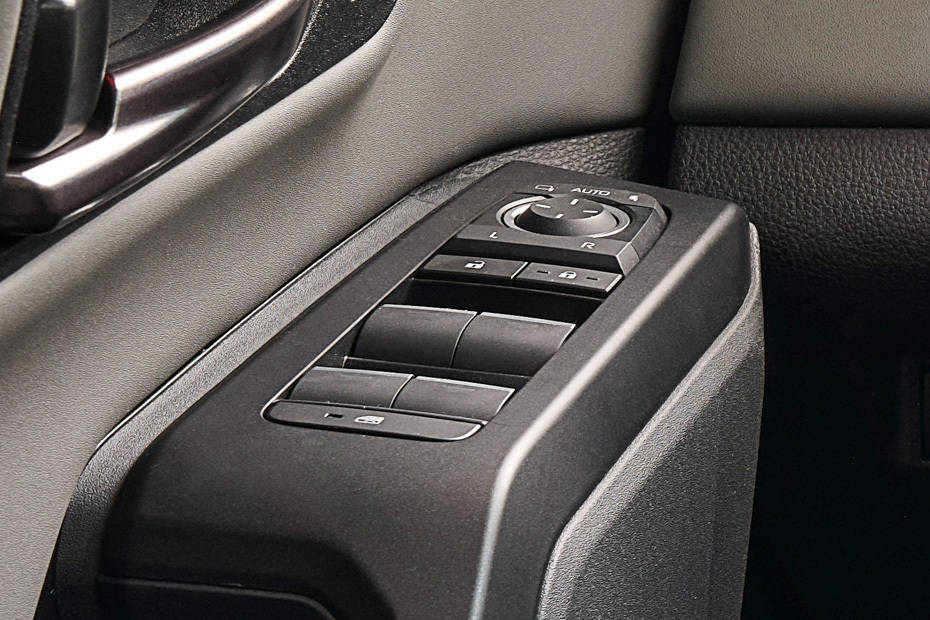 Toyota RAV 4 2026 Drivers Side In Side Door Controls Toyota RAV 4 2026 Drivers Side In Side Door Controls