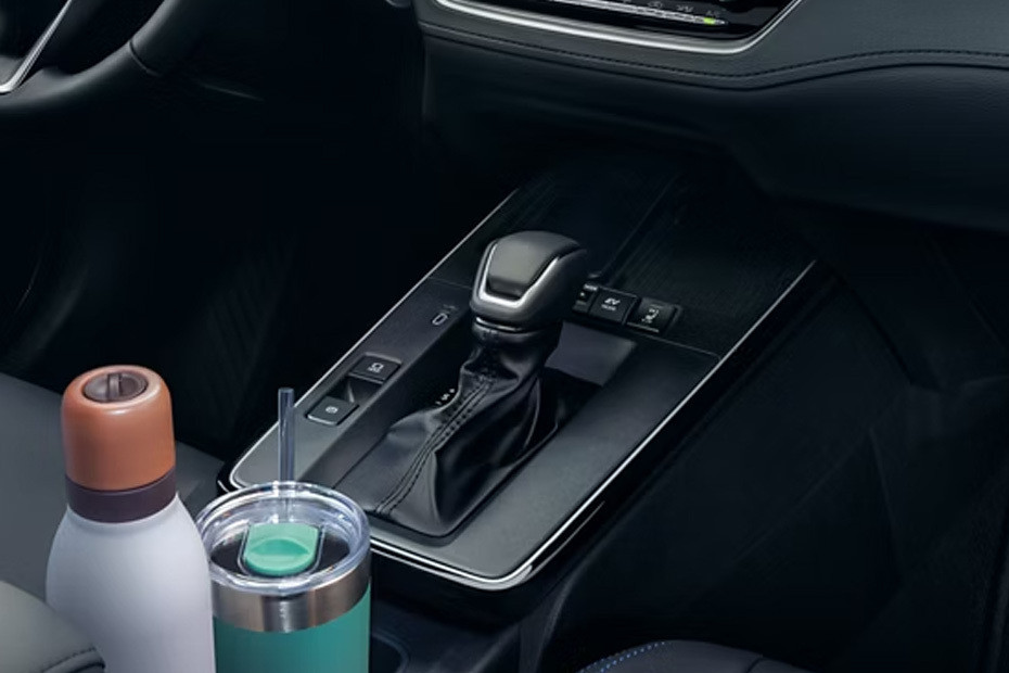 Toyota Corolla Cross facelift  Gear Shifter in UAE