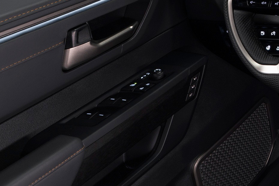 Toyota Sequoia Drivers Side In Side Door Controls in UAE