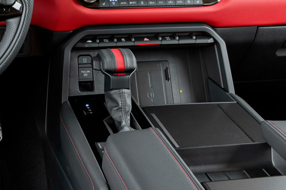 Toyota Sequoia Gear Shifter in UAE