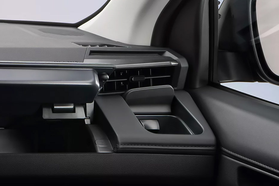 Hilux BEV Front Side Ac Vents in UAE