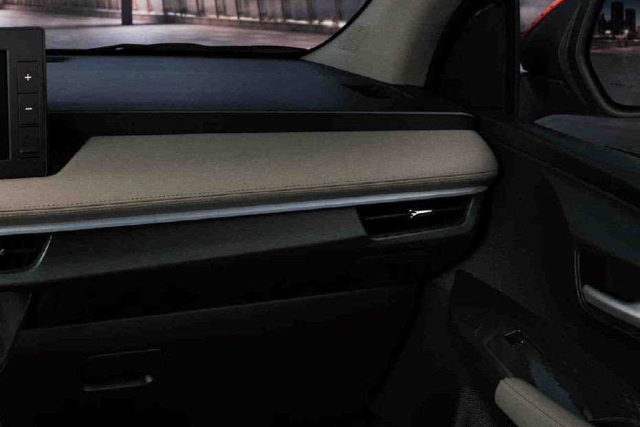 Yaris Sedan Front Side Ac Vents in UAE