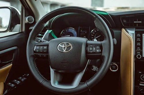 Toyota Fortuner Steering Wheel