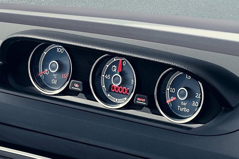 clock in Volkswagen Beetle in UAE