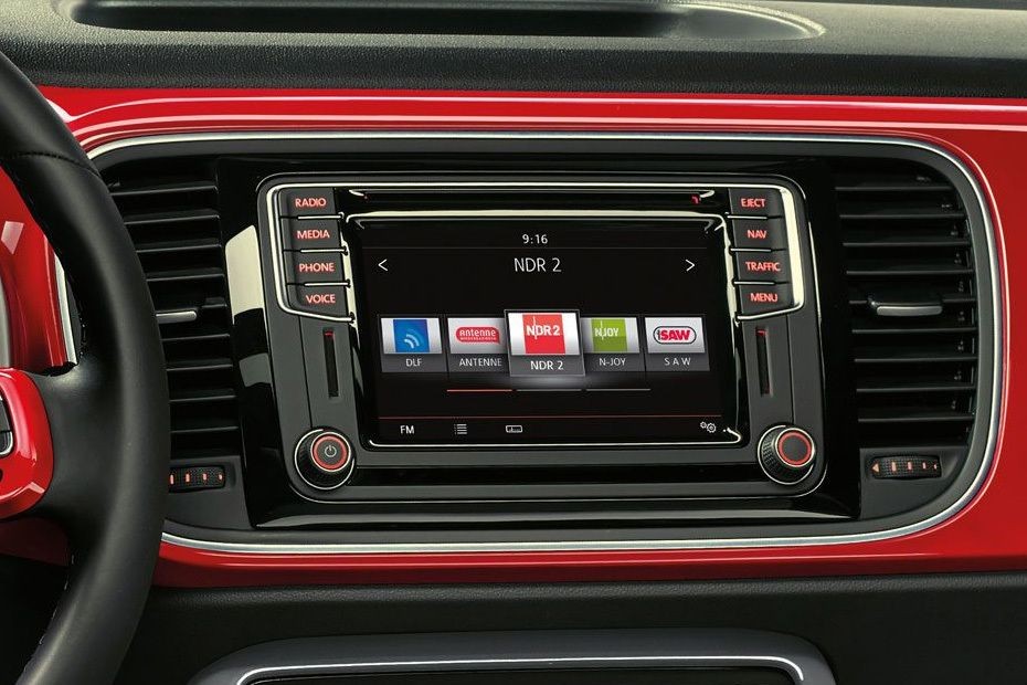 Front AC Controls of Volkswagen Beetle in UAE