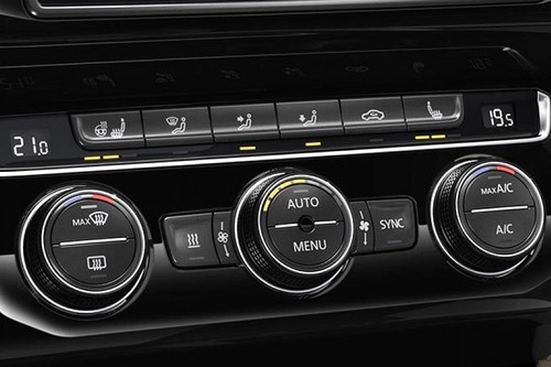 Front AC Controls of Volkswagen Touareg (2012-2021)