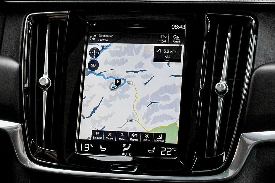V90 gps navigator in UAE