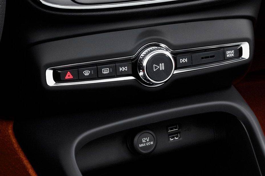 Stereo View of XC40 (2018-2022) Stereo View of XC40 (2018-2022)