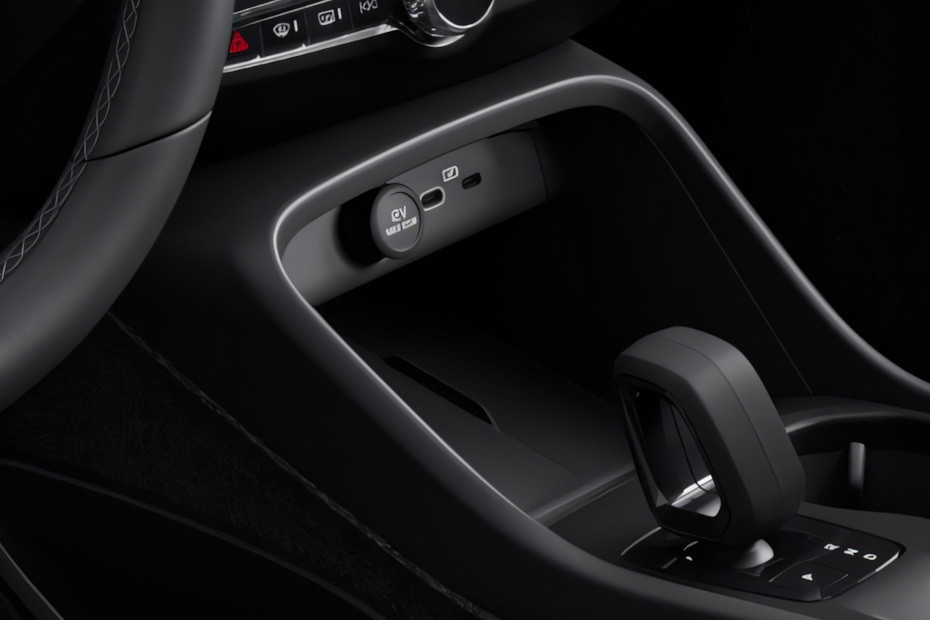 Power Accessories Outlet View of Volvo XC40 Power Accessories Outlet View of Volvo XC40