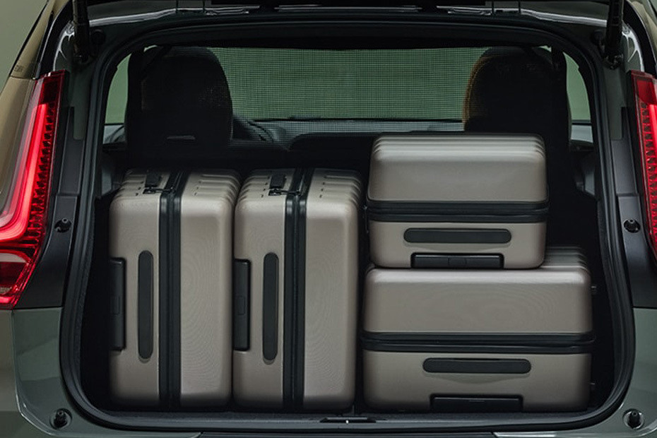 Storage Closer View of Volvo XC40 Recharge Storage Closer View of Volvo XC40 Recharge