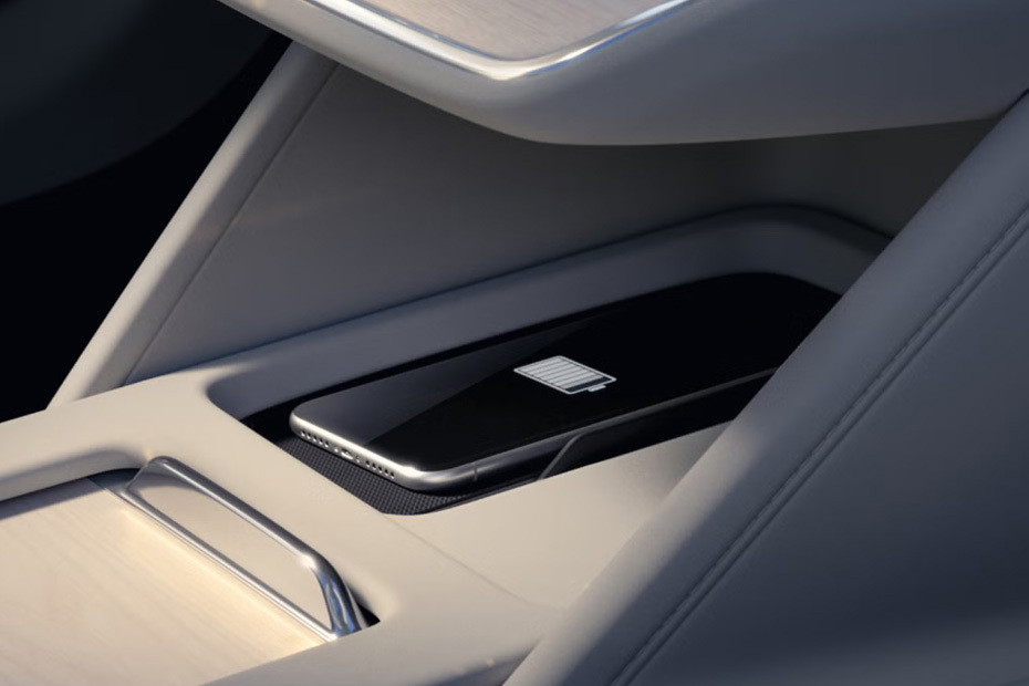 Power Accessories Outlet View of Volvo ES90 Power Accessories Outlet View of Volvo ES90