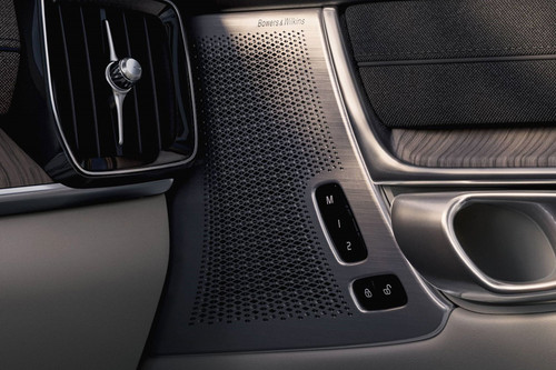 Speakers View of Volvo S90 2026