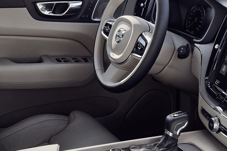 Volvo XC60 (2022-2022) Drivers Side In Side Door Controls in UAE