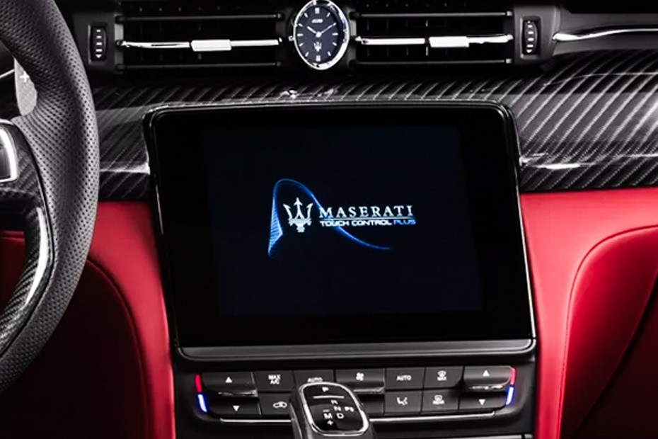 Stereo View of Grecale in UAE