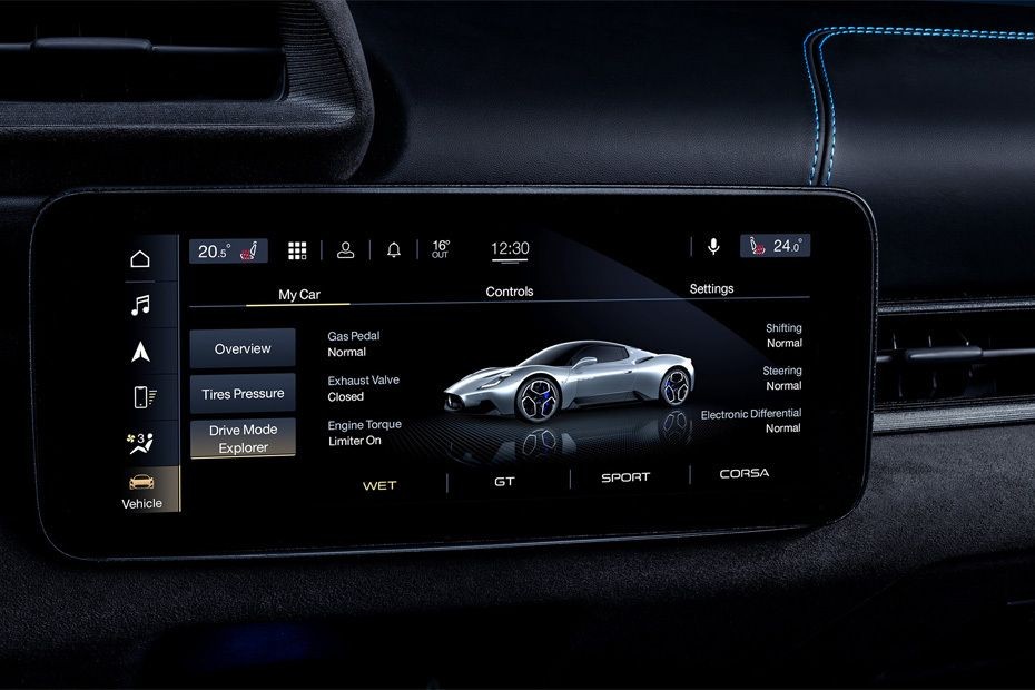 Stereo View of MC20 in UAE