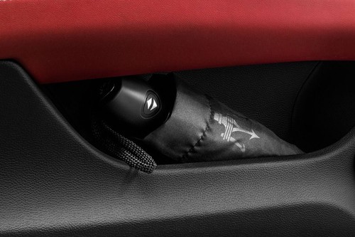 Side Bottle Holder of Quattroporte