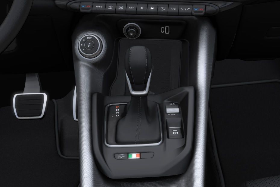 Alfa Romeo Tonale Gear Shifter in UAE