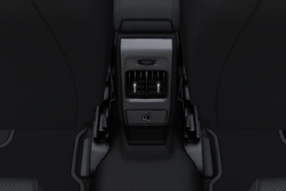 Tonale Rear AC Controls in UAE