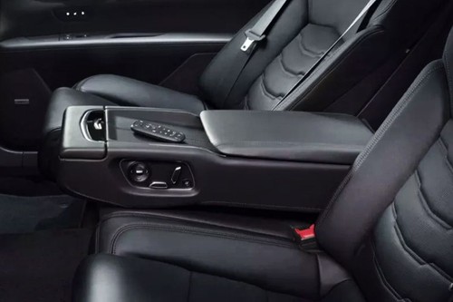 CT6 Armrest Rear