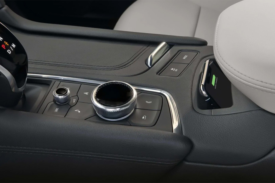Center Controls of Cadillac XT5