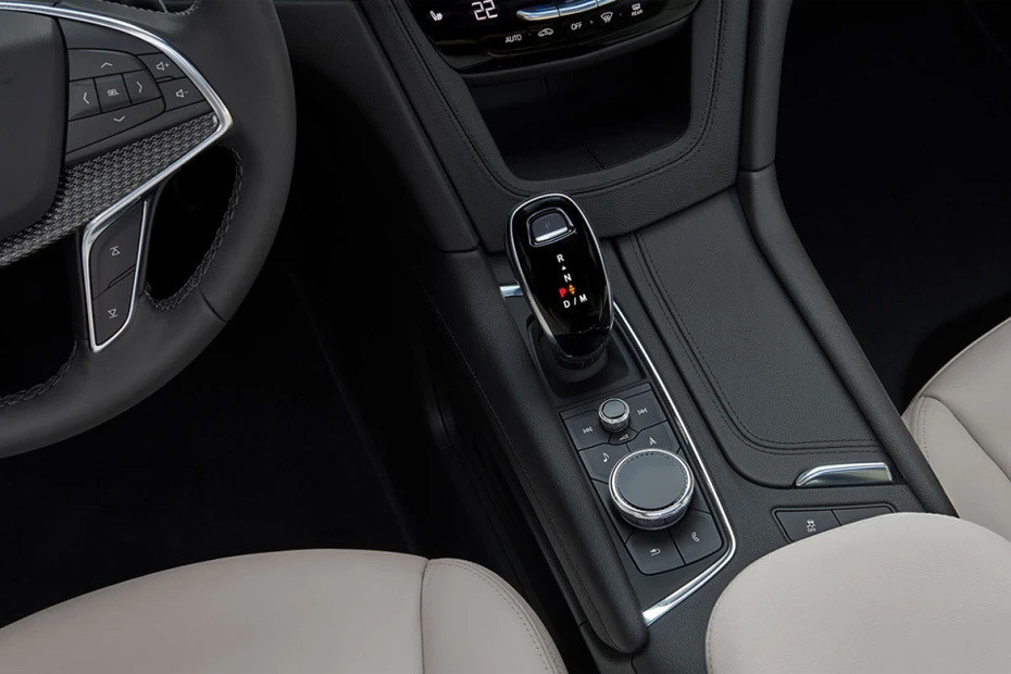 Cadillac XT5 Gear Shifter in UAE