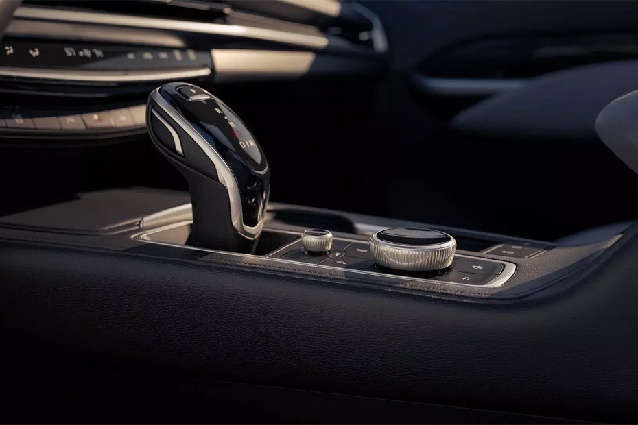 Cadillac XT4 Gear Shifter in UAE