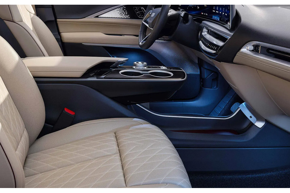 LYRIQ Front Center Divider in UAE