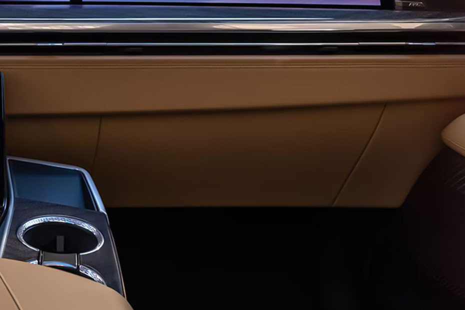 Cadillac ESCALADE IQ Glove Box