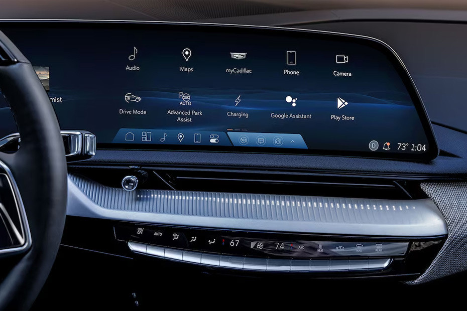 Stereo View of Optiq in UAE