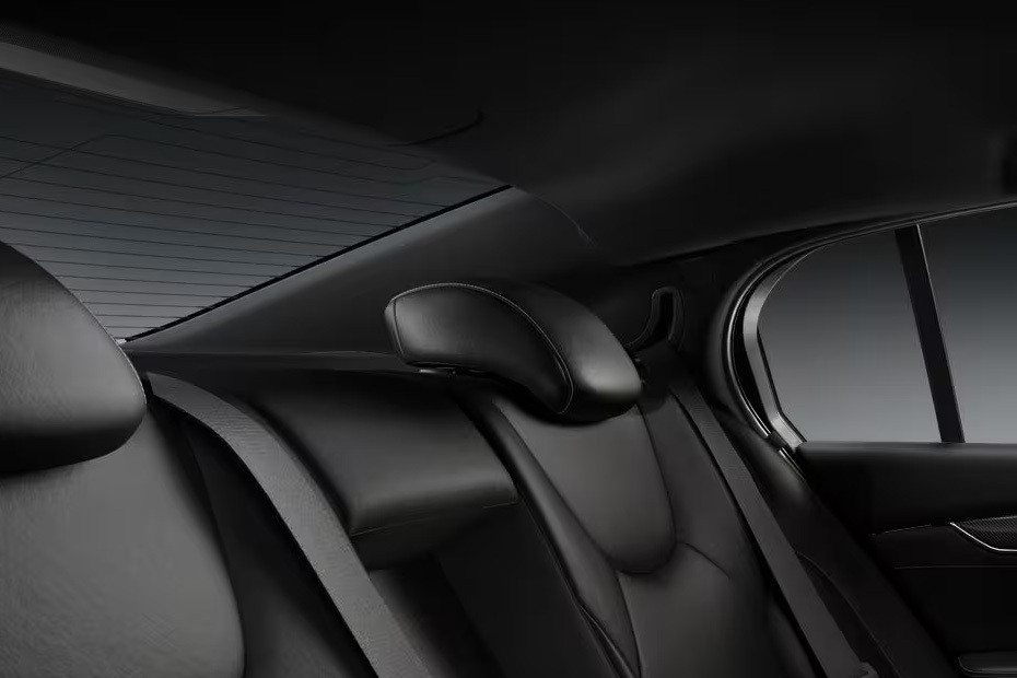 CT5 V Rear Seat Head rest