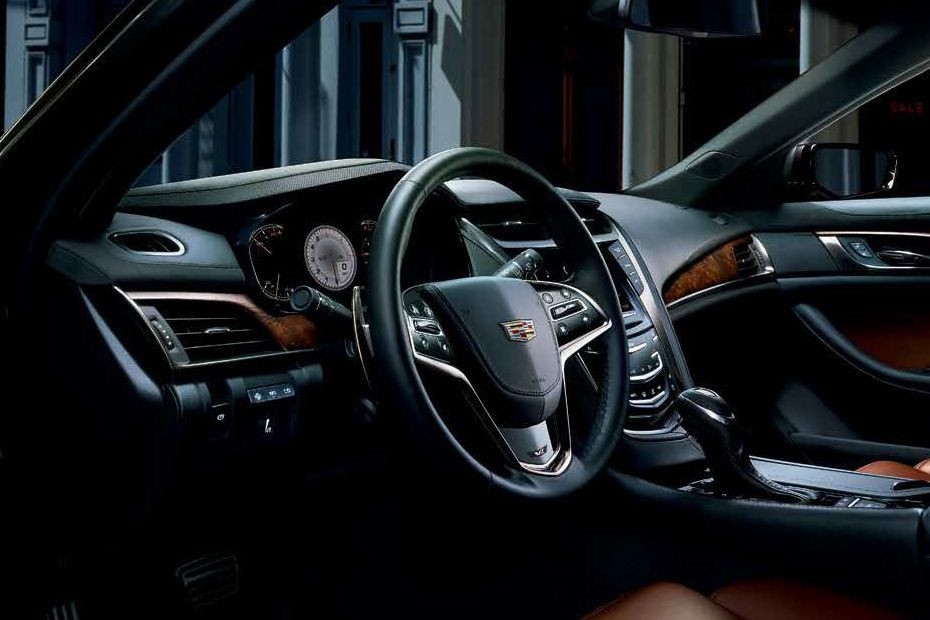 Cadillac CTS Steering Wheel in UAE