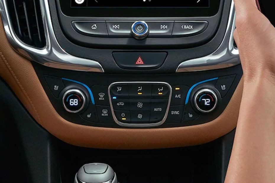 Front AC Controls of Chevrolet Equinox in UAE