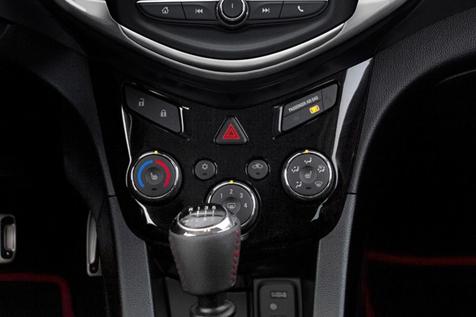 Front AC Controls of Chevrolet Aveo in UAE