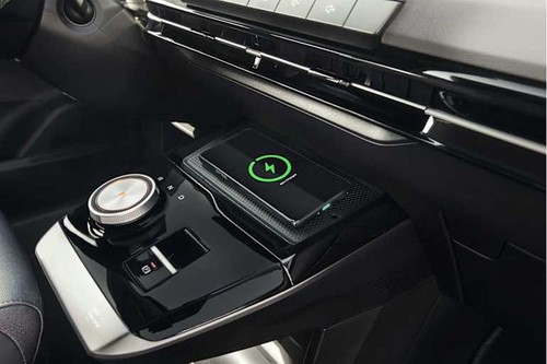 Power Accessories Outlet View of MG 4