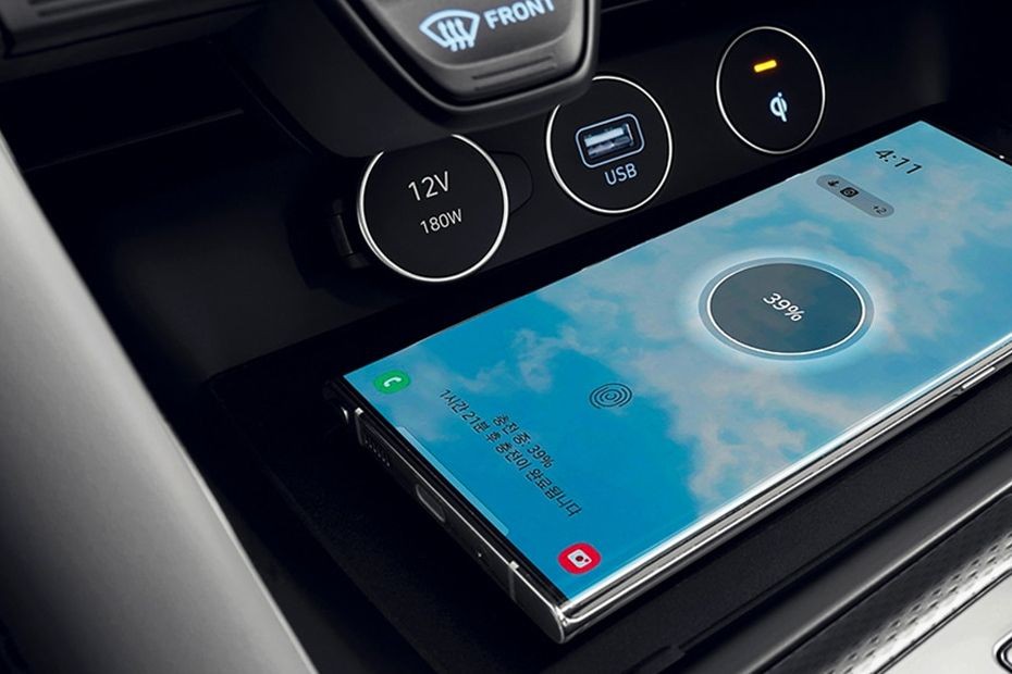 Power Accessories Outlet View of Genesis G70 in UAE