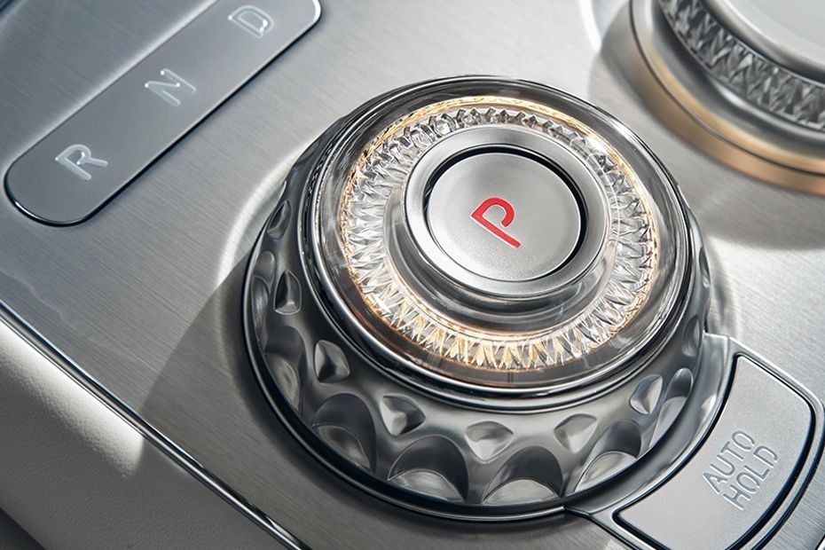 Center Controls of Genesis G90 in UAE