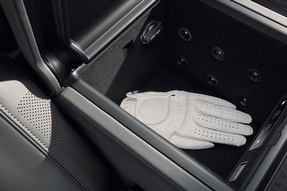 Genesis G90 Glove Box Open in UAE