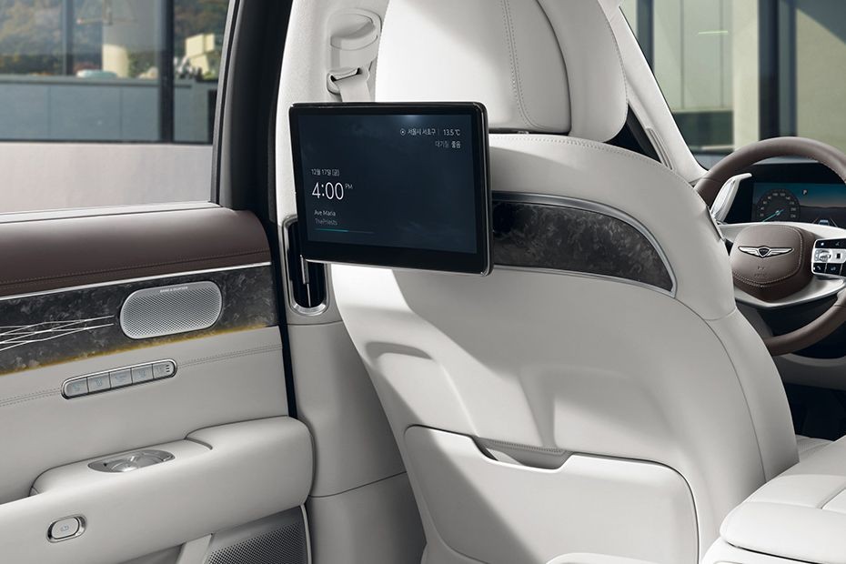 Rear Seat Entertainment of Genesis G90 in UAE