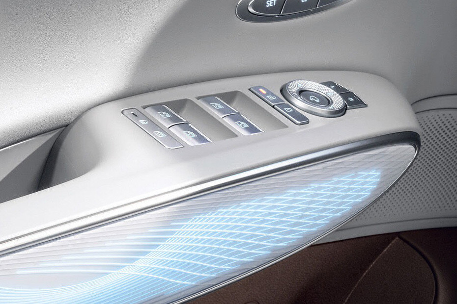 Genesis GV70 Drivers Side In Side Door Controls in UAE