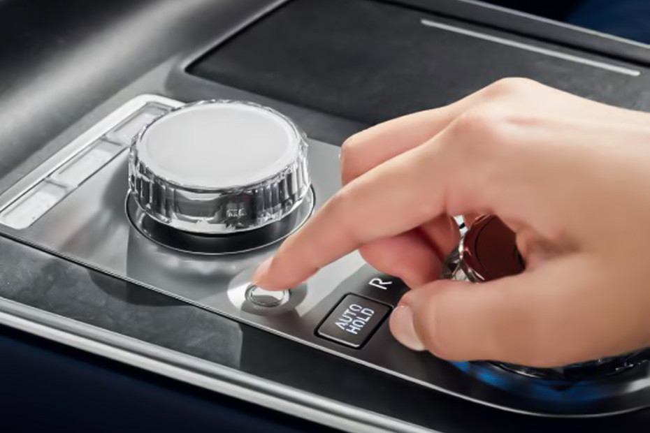 Center Controls of Genesis EV G 80 in UAE