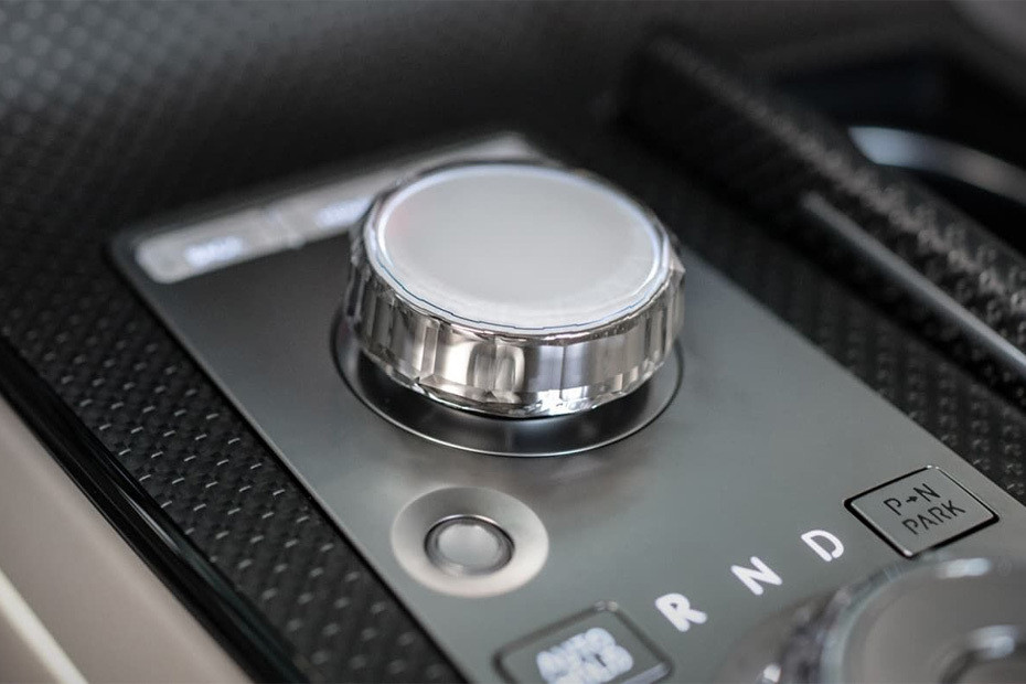 Center Controls of Genesis G80 in UAE