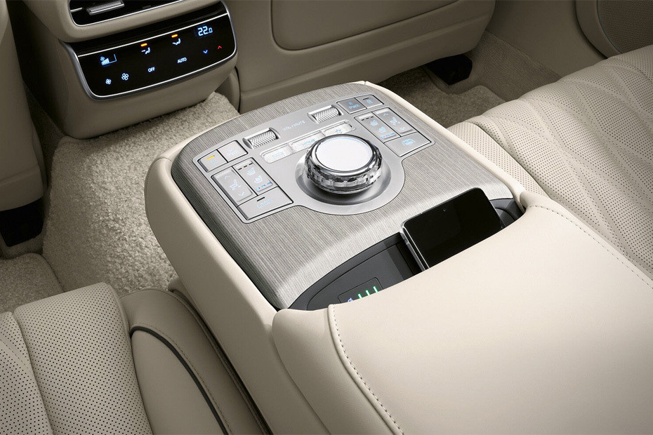 G80 Rear AC Controls in UAE