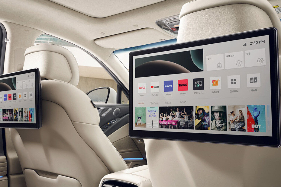 Rear Seat Entertainment of Genesis G80 in UAE